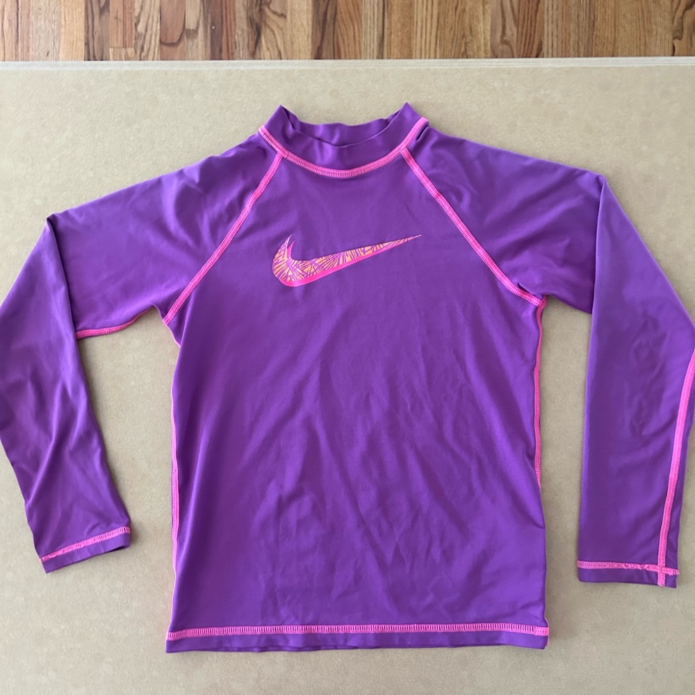 Nike rashguard